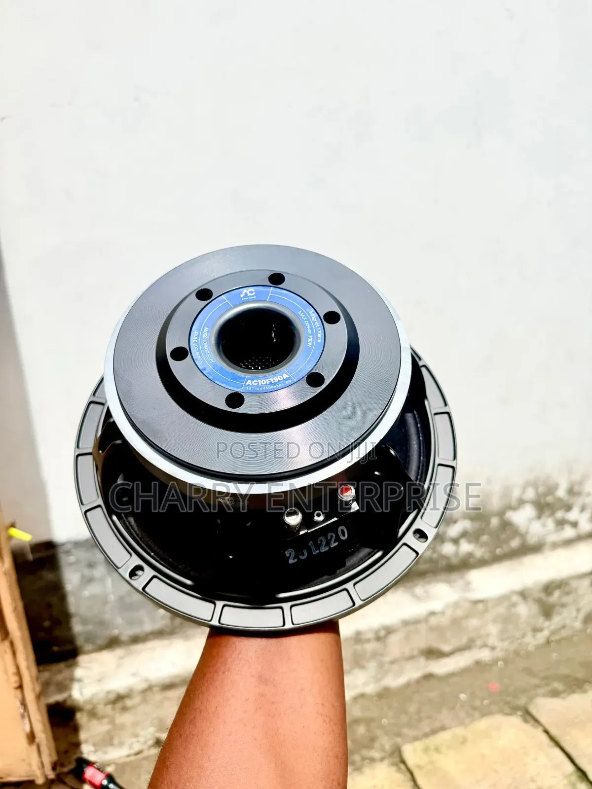 Speaker Nzuri Power Ya Kutosha
