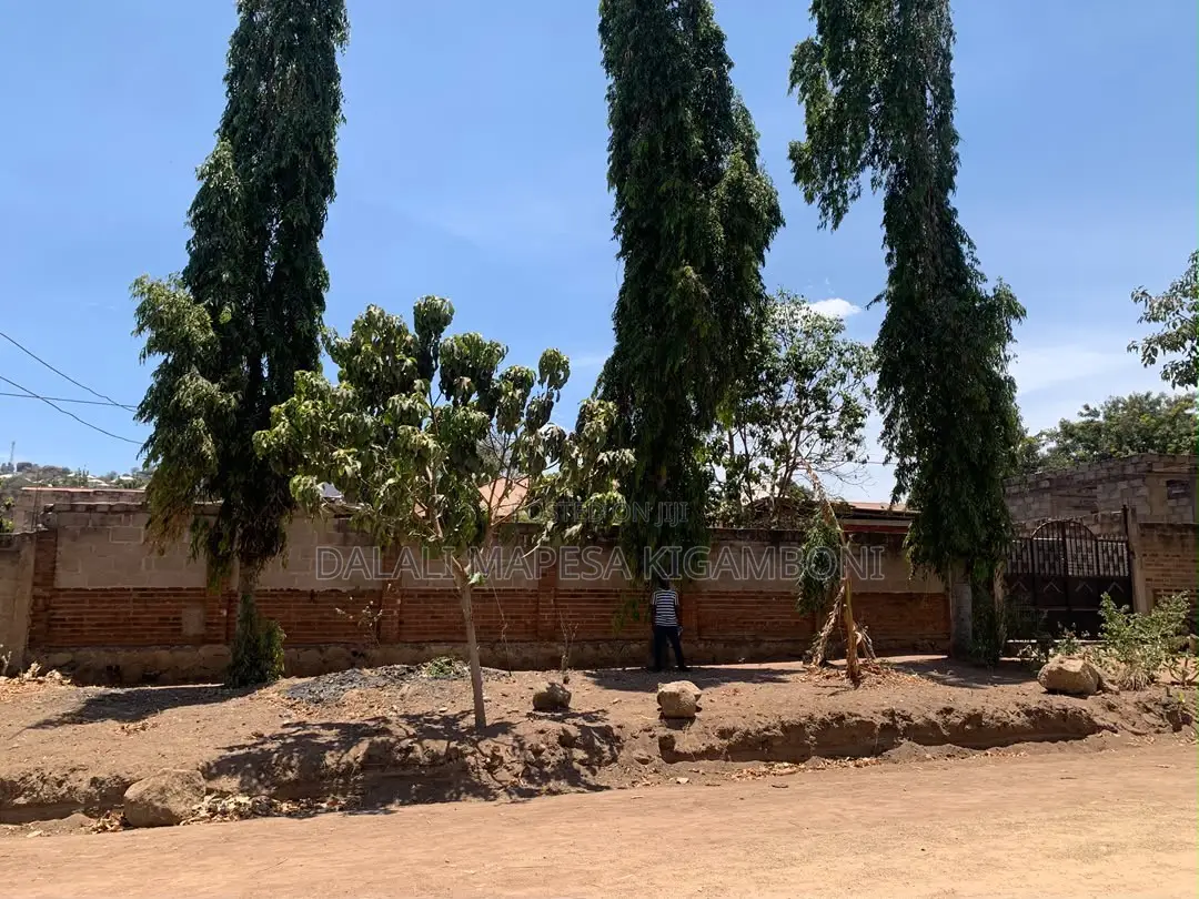 3bdrm House in Nyegezi Stand, Buhongwa for sale