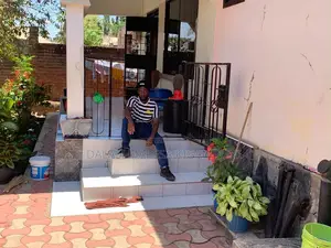 3bdrm House in Nyegezi Stand, Buhongwa for sale