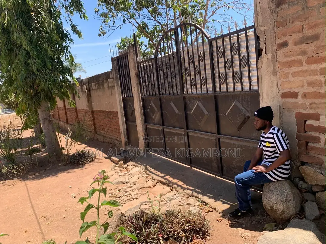 3bdrm House in Nyegezi Stand, Buhongwa for sale