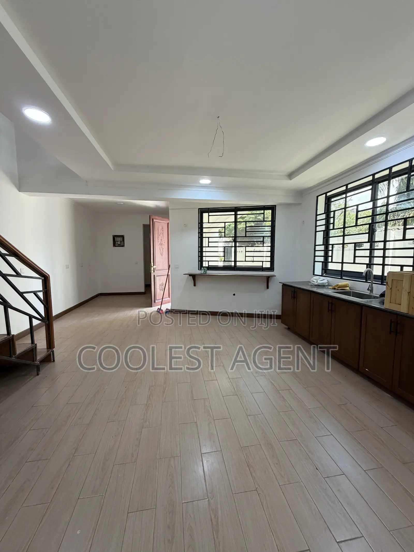 3bdrm Duplex in Coolest Estate, Msasani for rent
