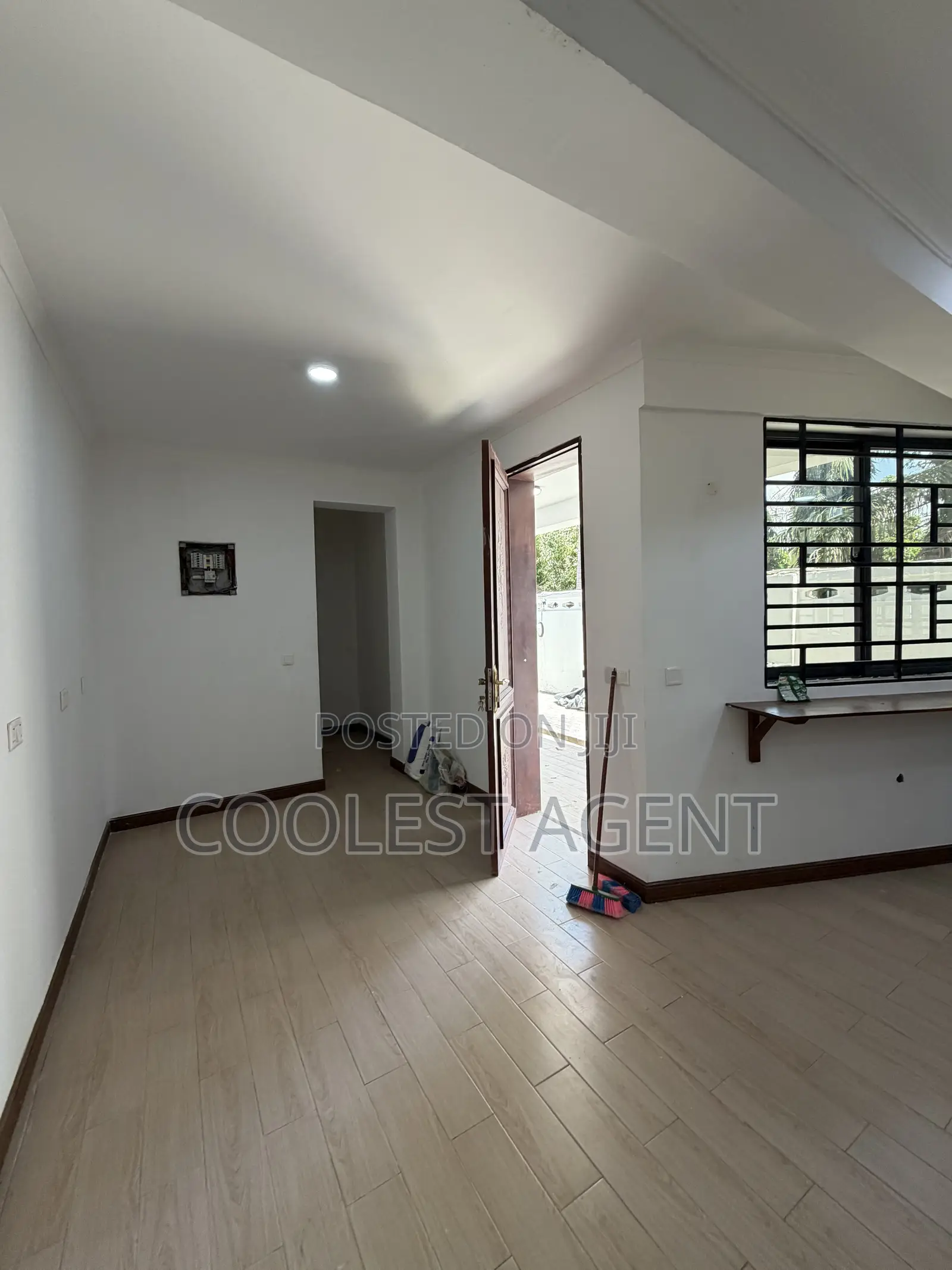 3bdrm Duplex in Coolest Estate, Msasani for rent