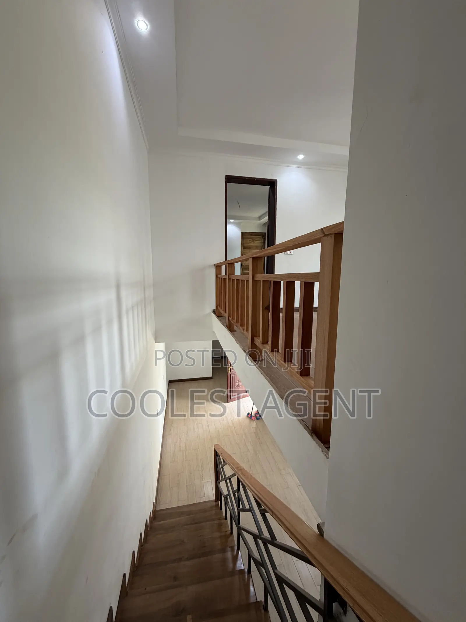3bdrm Duplex in Coolest Estate, Msasani for rent