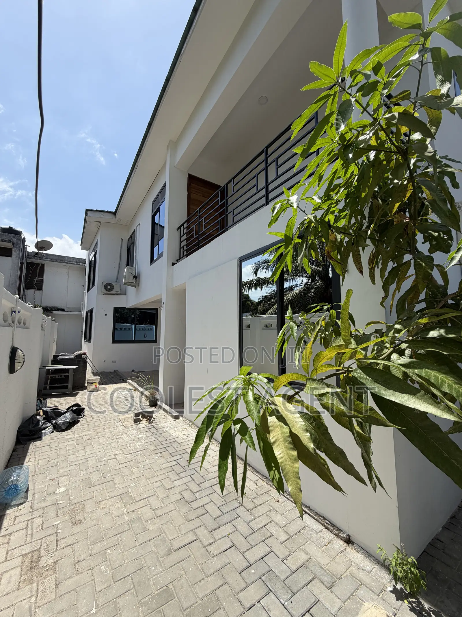 3bdrm Duplex in Coolest Estate, Msasani for rent