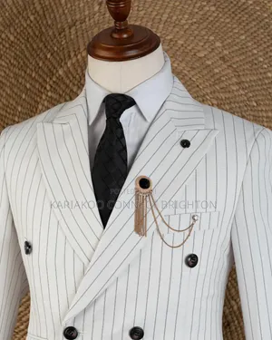 White and Black Striped Double-Breasted 2-Piece Suit With Tie