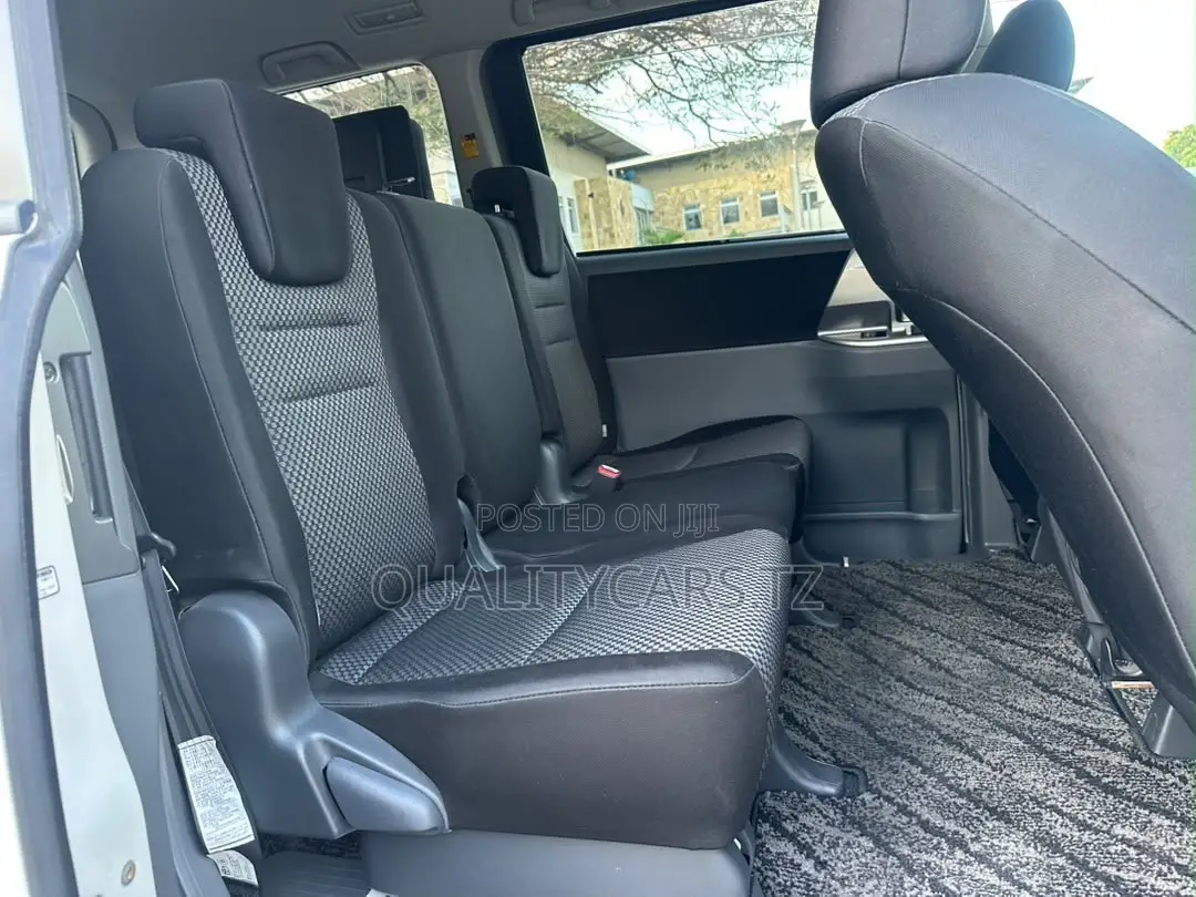 Toyota Noah 2008 White