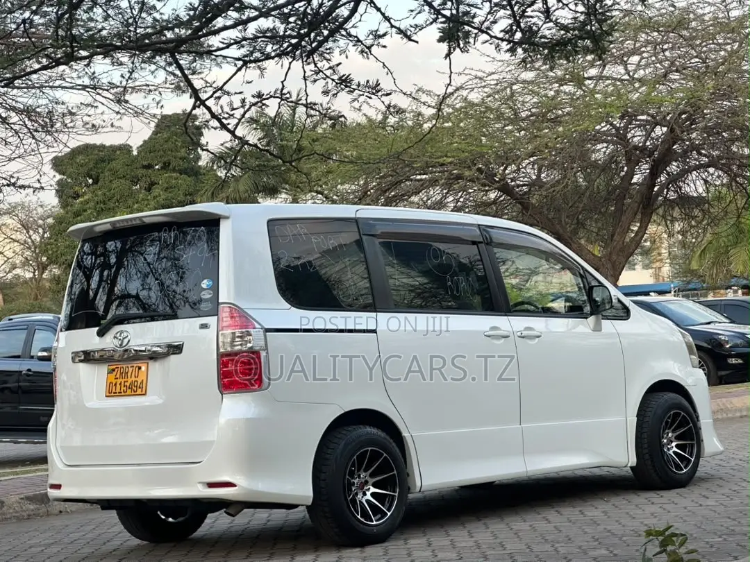 Toyota Noah 2008 White