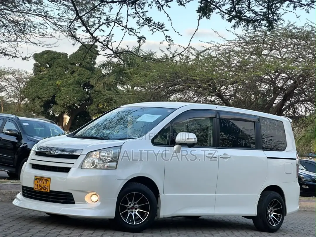 Toyota Noah 2008 White