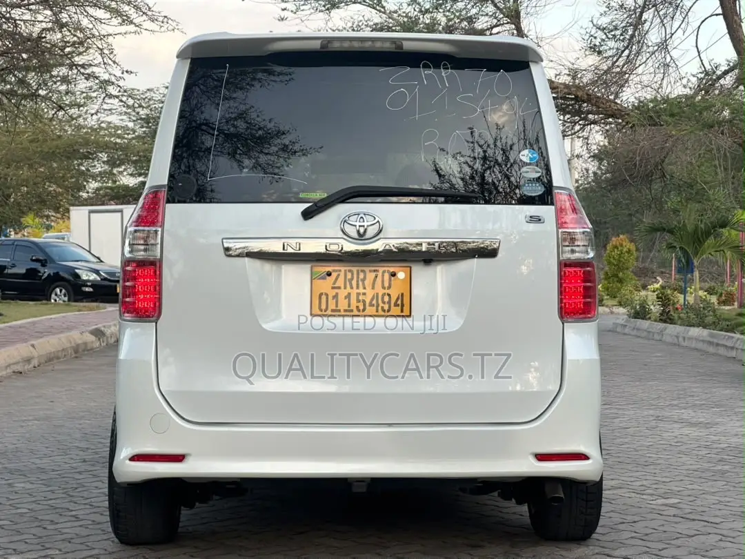 Toyota Noah 2008 White