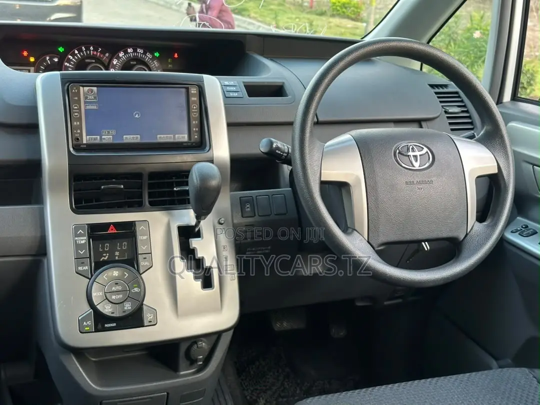 Toyota Noah 2008 White
