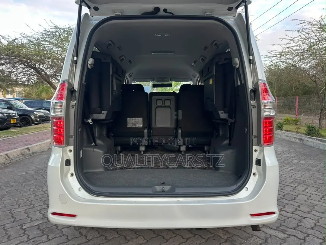 Toyota Noah 2008 White
