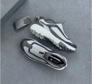 Uqxx Performance Sneaker - Zipper Design