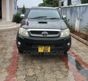 Toyota Hilux 2014 Black