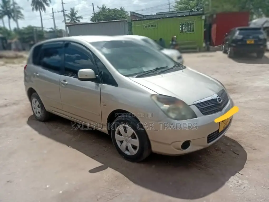 Toyota Corolla Spacio 2005 Gold