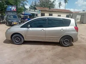 Toyota Corolla Spacio 2005 Gold