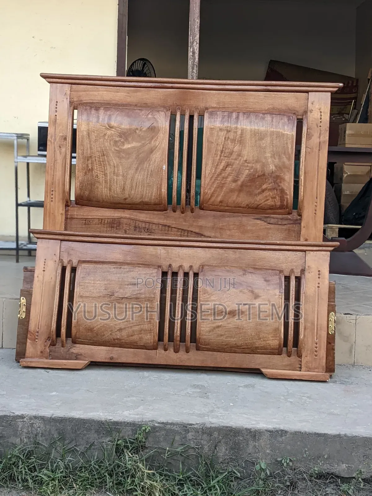 Kitanda Cha Mbao// 5x6 // Pure Mninga // Like New //