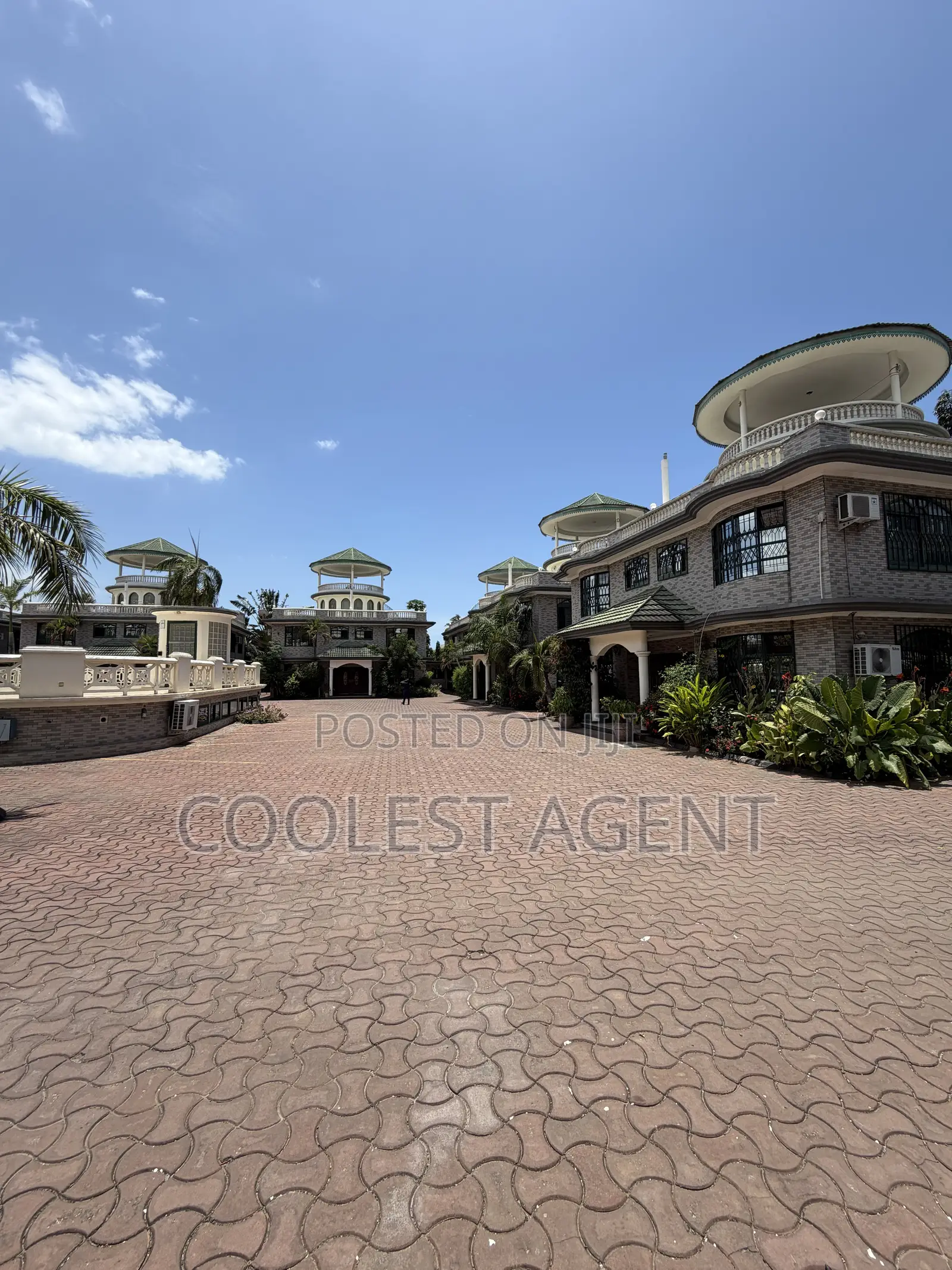 Furnished 5bdrm Villa in Coolest Estate, Oyster Bay for rent