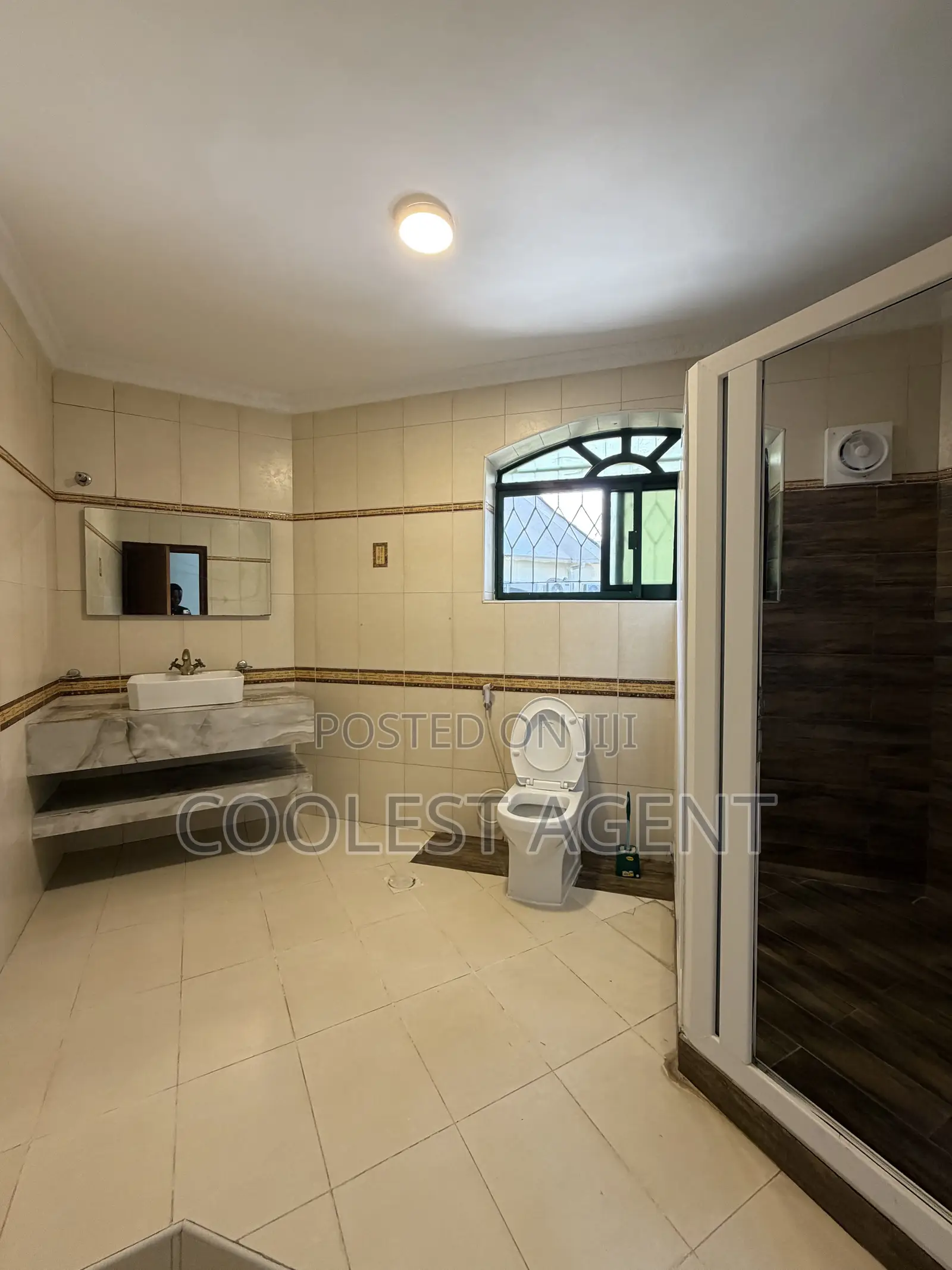 Furnished 5bdrm Villa in Coolest Estate, Oyster Bay for rent