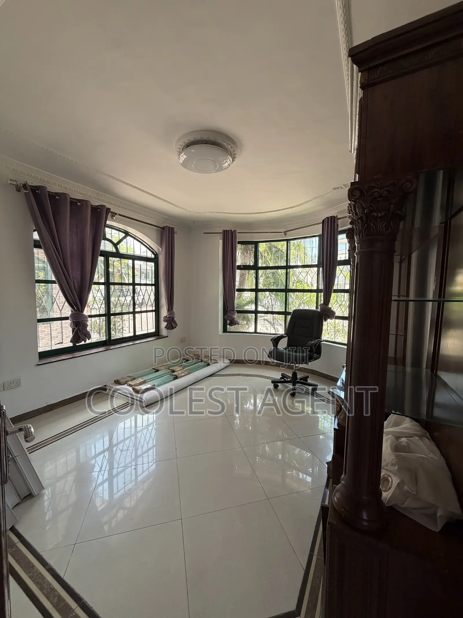 Furnished 5bdrm Villa in Coolest Estate, Oyster Bay for rent