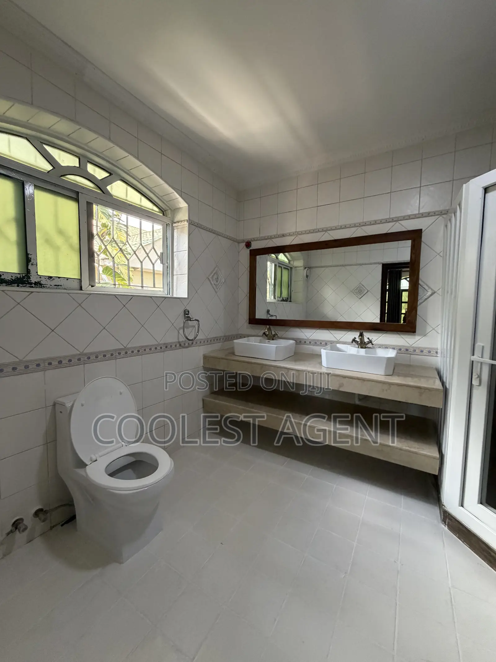 Furnished 5bdrm Villa in Coolest Estate, Oyster Bay for rent