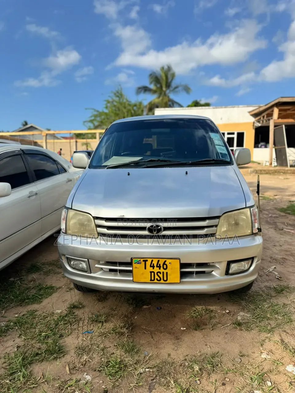 Toyota Noah 2001 Silver