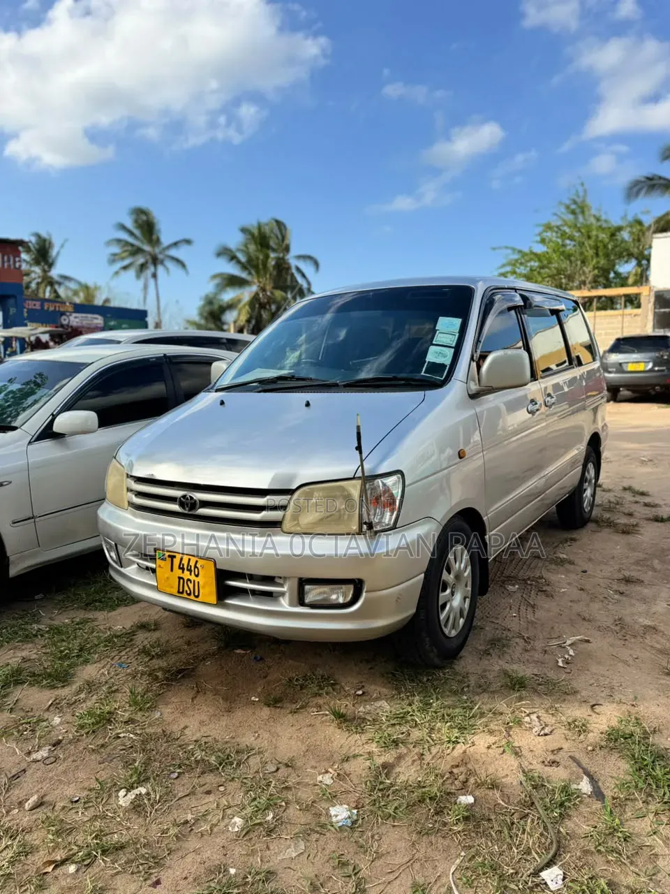 Toyota Noah 2001 Silver
