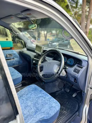 Toyota Noah 2001 Silver