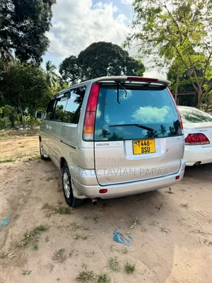 Toyota Noah 2001 Silver