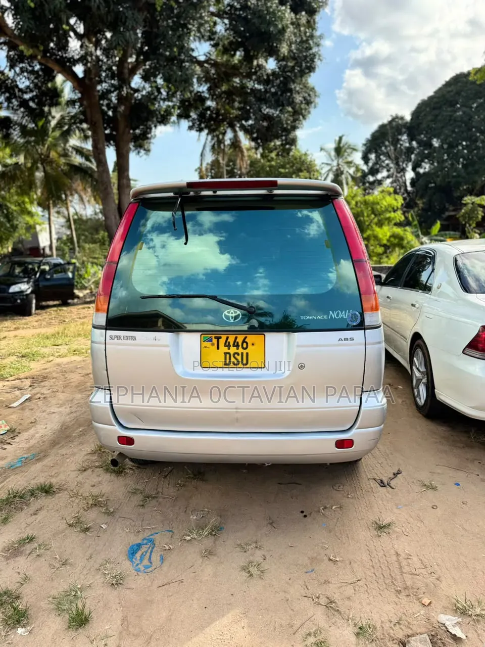 Toyota Noah 2001 Silver