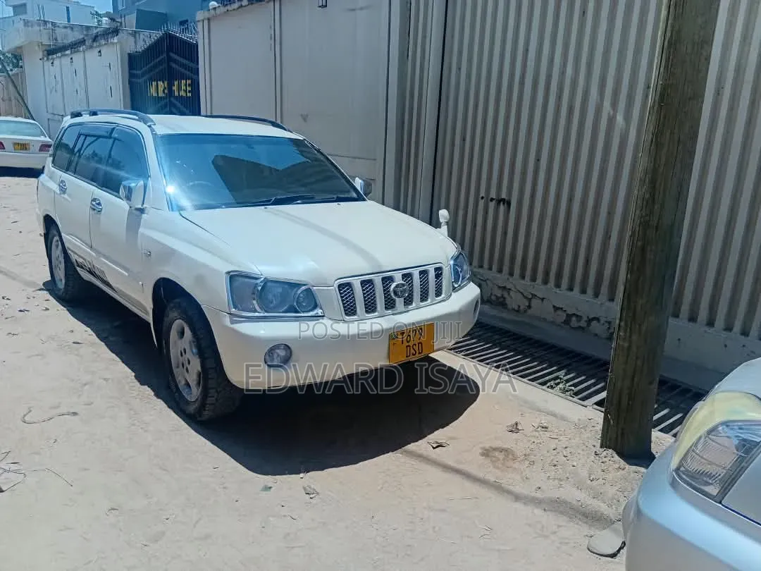 Toyota Kluger 2005 White