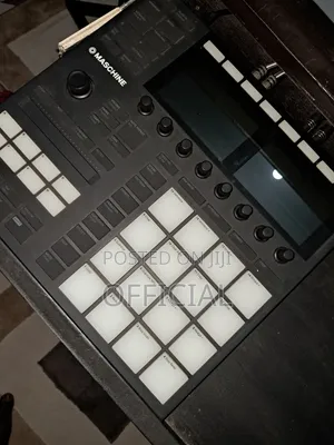 Native Instruments Maschine MK3 Beat Production Controller