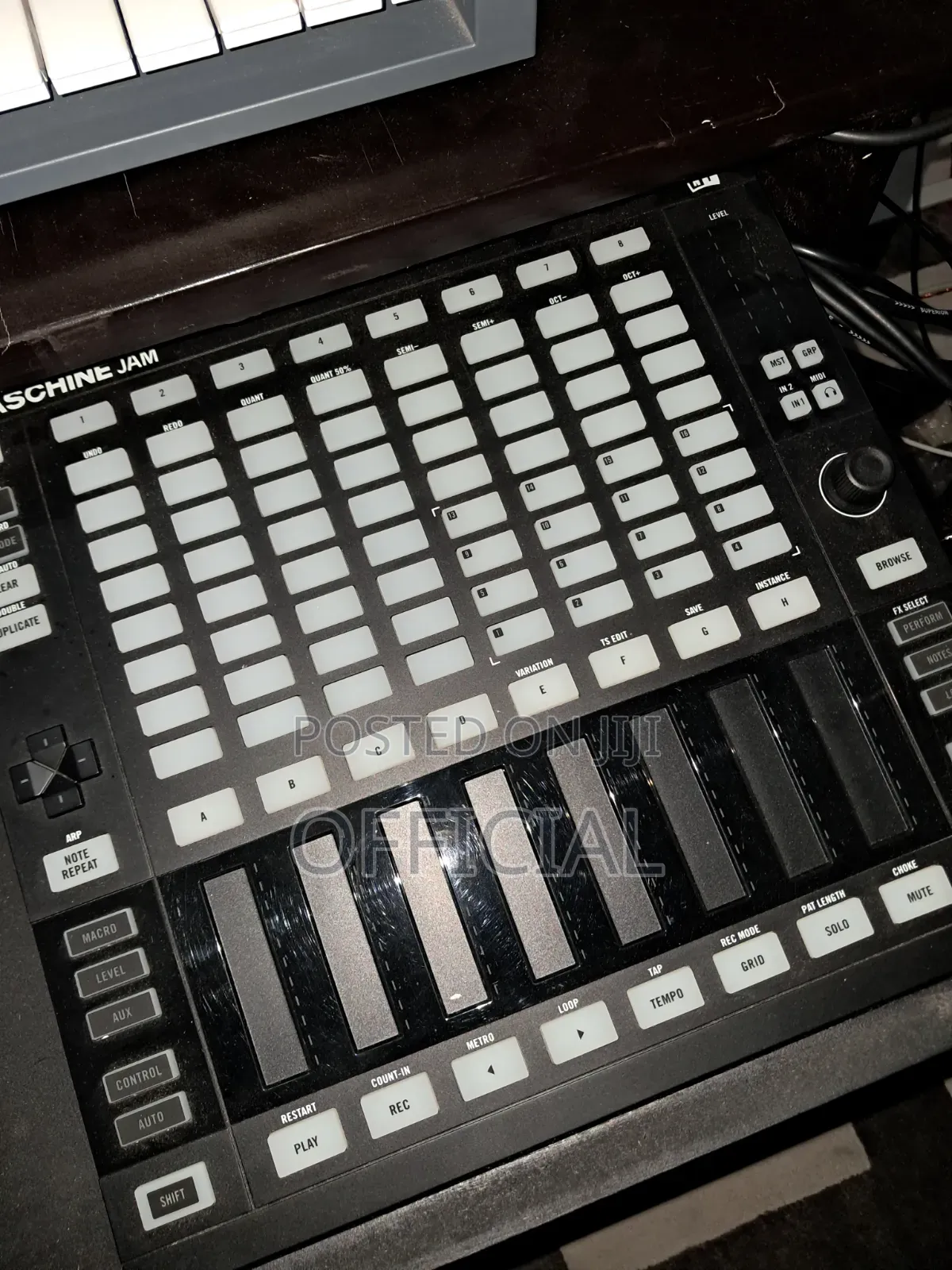 Native Instruments Maschine Jam 8x8 Pad Controller (Ableton/Fl Studio)