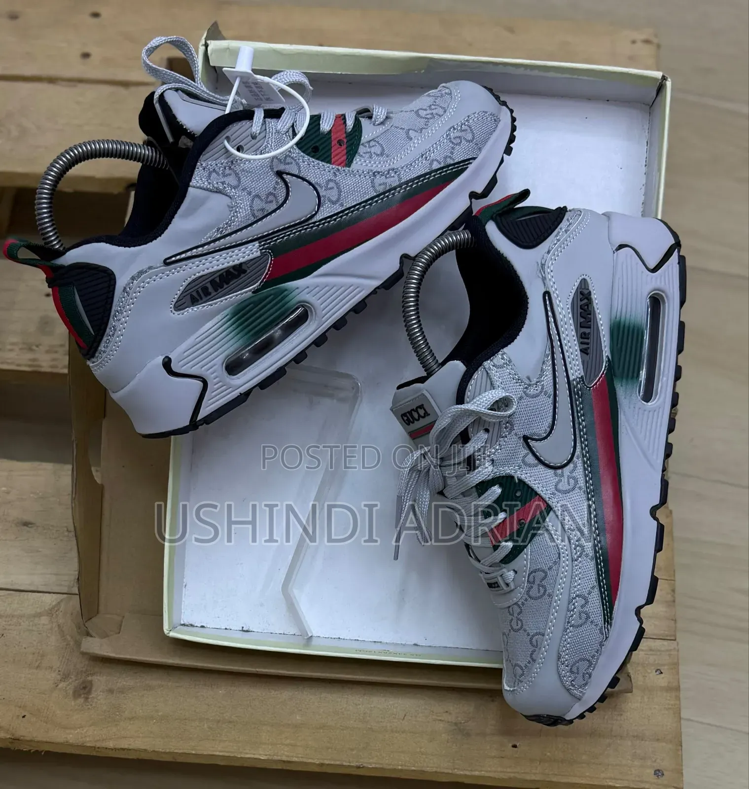 Airmax Gucci Rabasize: 41 • 42 • 43 • 44 • 45
price: Tsh. 120,000/