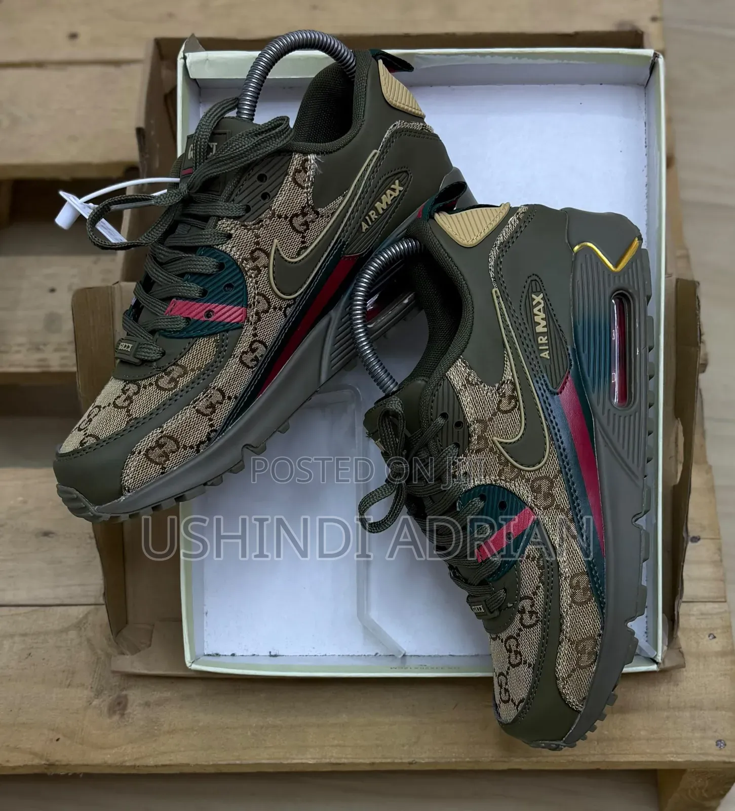 Airmax Gucci Rabasize: 41 • 42 • 43 • 44 • 45
price: Tsh. 120,000/