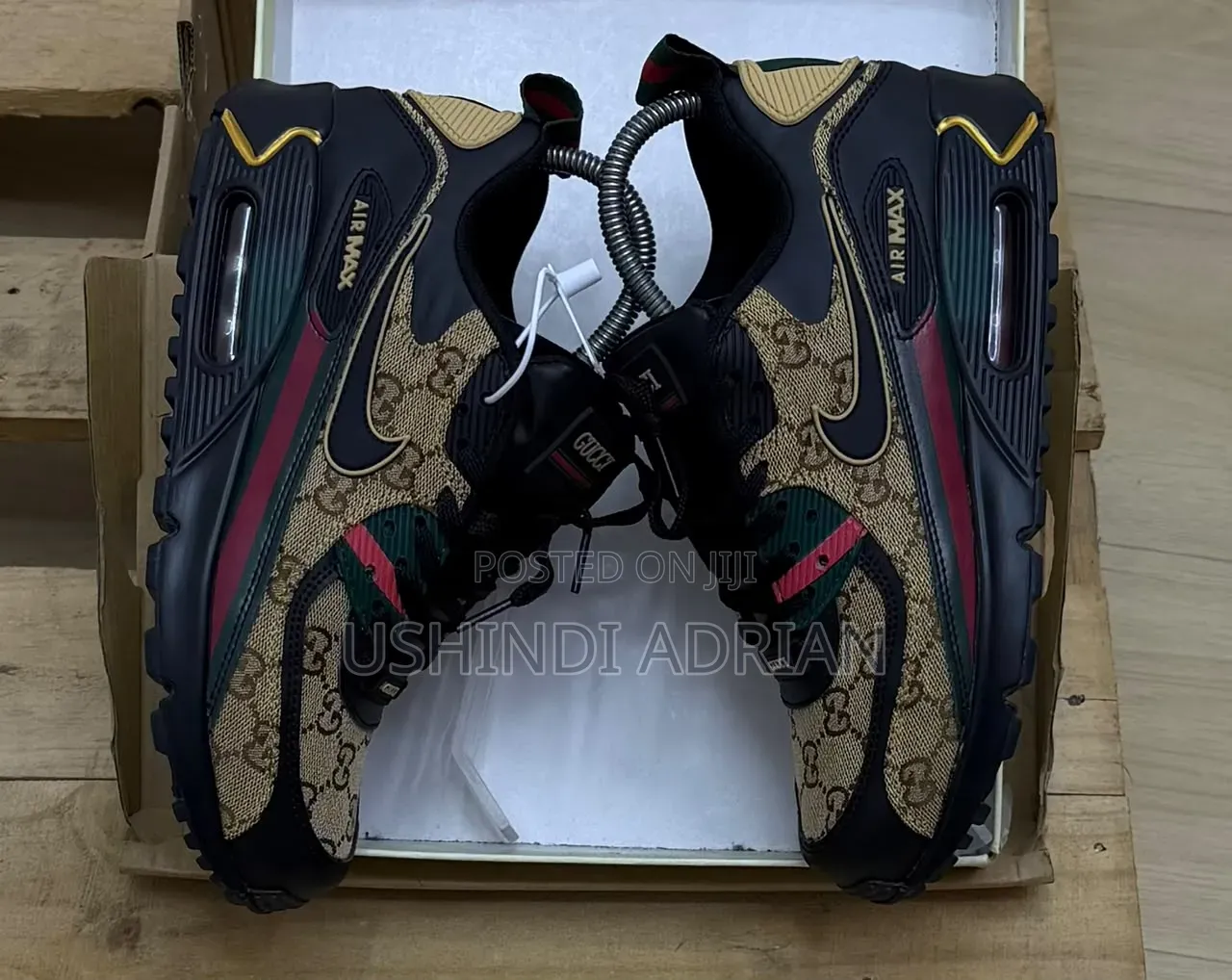 Airmax Gucci Rabasize: 41 • 42 • 43 • 44 • 45
price: Tsh. 120,000/