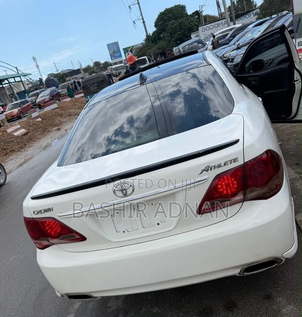Toyota Crown 2009 Pearl