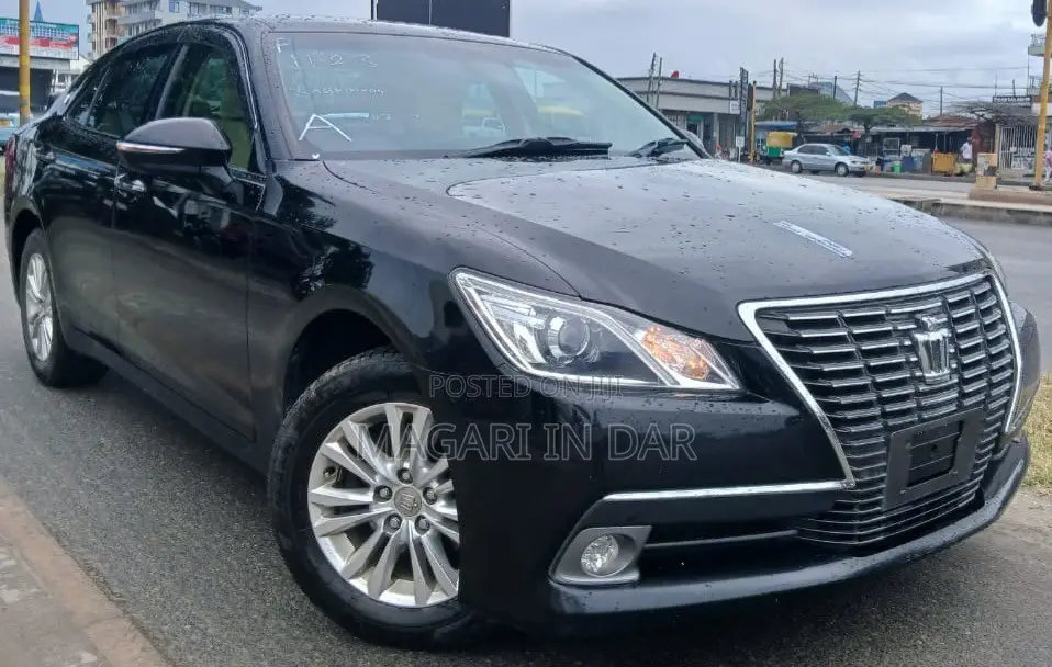 Toyota Crown 2014 Black