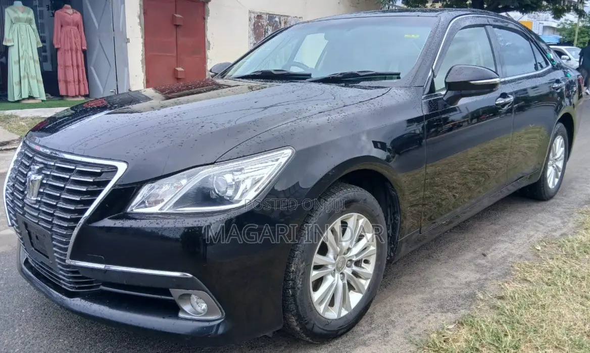 Toyota Crown 2014 Black