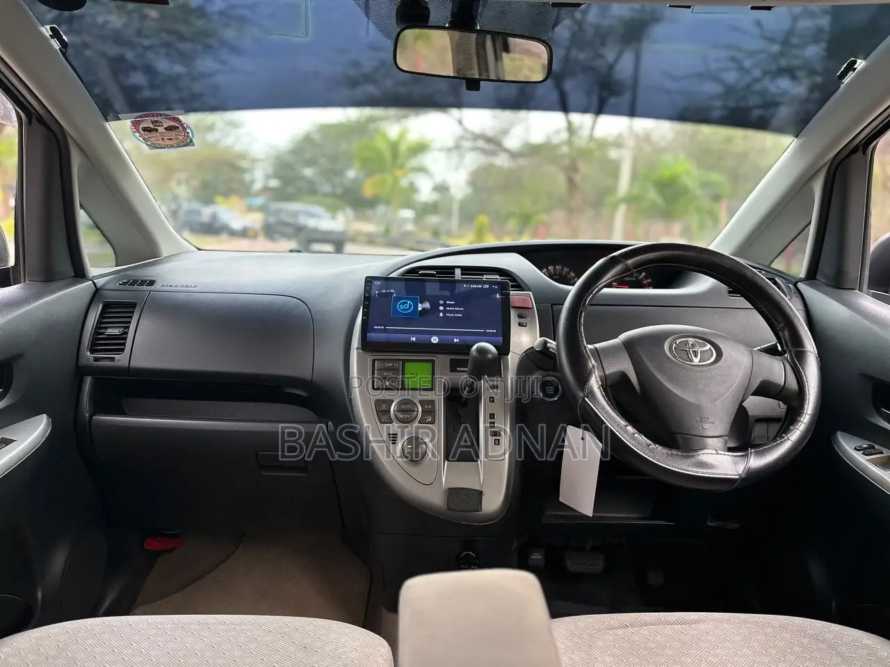 Toyota Ractis 1.3 FWD 2007 Silver