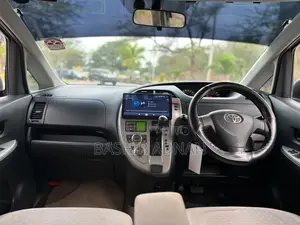 Toyota Ractis 1.3 FWD 2007 Silver