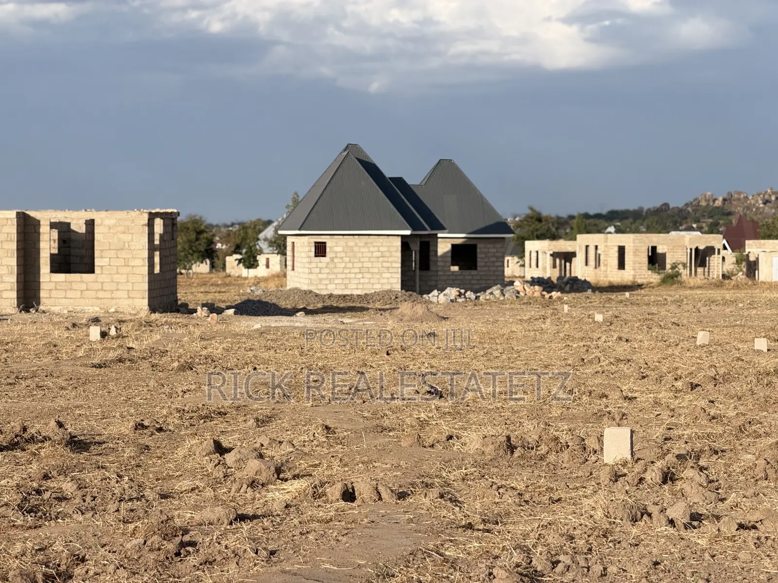 Jumla Ya Viwanja (18) Vinauzwa Kisesa - Mwanza