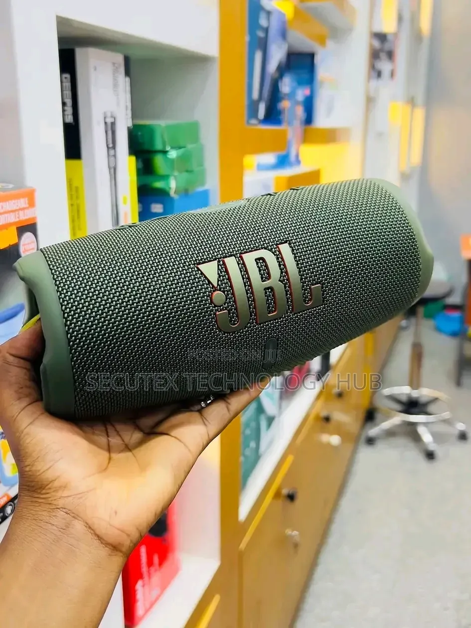 JBL Flip 6 Portable Bluetooth Speaker