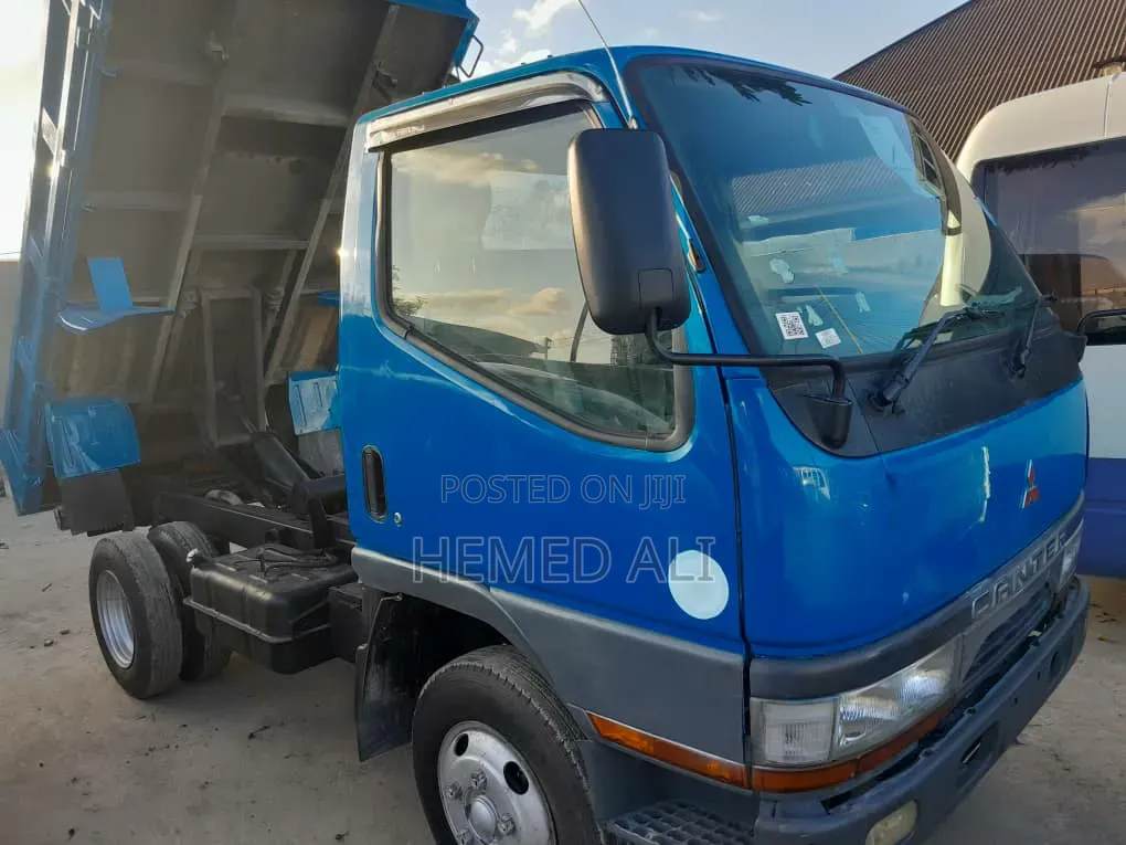 Mitsubishi Fuso Canter 2001 Blue