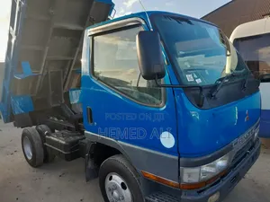 Mitsubishi Fuso Canter 2001 Blue
