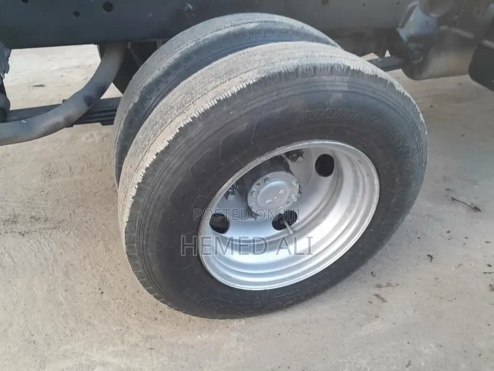 Mitsubishi Fuso Canter 2001 Blue