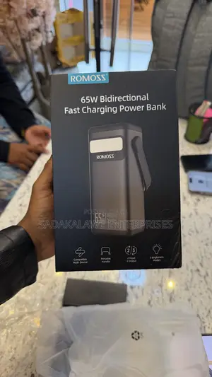 OMOSS 40000mAh 65W Fast Charging Power Bank (PMT40-182) – Brand New
