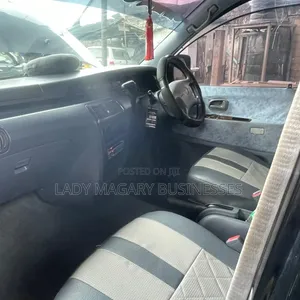 Toyota Noah 2001 Silver