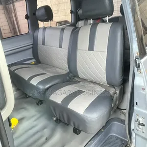 Toyota Noah 2001 Silver