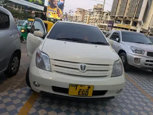 Toyota IST 2004 White