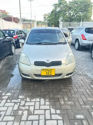 Toyota Vitz 2002 Gold